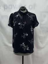Load image into Gallery viewer, Women&#39;s Ann Taylor Short Sleeve Top, Extra Small
