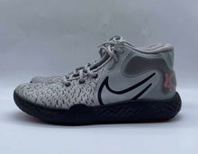 Load image into Gallery viewer, Men&#39;s Nike Shoes, 8
