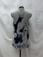 Load image into Gallery viewer, Women&#39;s RW&amp;CO Sleeveless Top, Small
