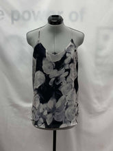 Load image into Gallery viewer, Women&#39;s RW&amp;CO Sleeveless Top, Small
