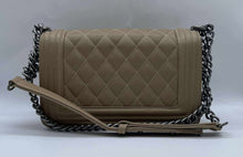 Load image into Gallery viewer, Women's Channel Purse
