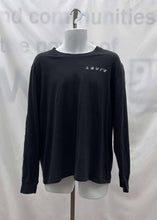 Load image into Gallery viewer, Men&#39;s Levi&#39;s Long Sleeve Top, Large
