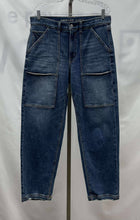 Load image into Gallery viewer, Women&#39;s American Eagle Jeans, 8
