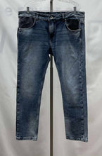 Load image into Gallery viewer, Men&#39;s Armani Jeans, 38
