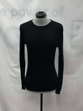 Load image into Gallery viewer, Women&#39;s Banana Republic Long Sleeve Sweater, Medium

