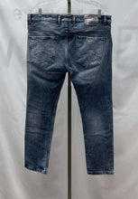 Load image into Gallery viewer, Men&#39;s Armani Jeans, 38
