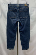 Load image into Gallery viewer, Women&#39;s American Eagle Jeans, 8
