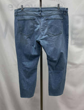 Load image into Gallery viewer, Women&#39;s Frame Jeans, 33
