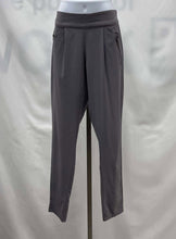 Load image into Gallery viewer, Women&#39;s Colombia Leggings, Small
