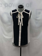 Load image into Gallery viewer, Women&#39;s BCBG Sleeveless Top, Extra Small
