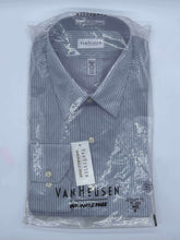 Load image into Gallery viewer, Men's Van Heusen Long Sleeve Shirt, Extra Large
