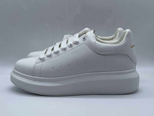 Load image into Gallery viewer, Men&#39; Alexander Queen Shoes, 8.5
