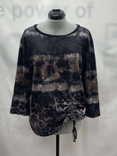 Load image into Gallery viewer, Women's Compliments Long Sleeve Top, Medium
