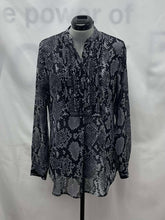 Load image into Gallery viewer, Women's Michael Kors Long Sleeve Top, Medium
