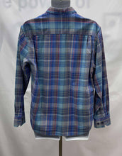 Load image into Gallery viewer, Men's Tommy Bahama Long Sleeve Shirt, Medium
