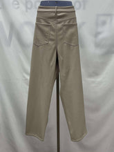 Load image into Gallery viewer, Women's RW&amp;CO Pants, 10
