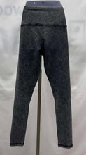 Load image into Gallery viewer, Women's Aerie Leggings, Medium

