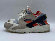 Load image into Gallery viewer, Youth's Nike Shoes, 7Y
