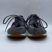 Load image into Gallery viewer, Children's Nike Shoes, 6Y
