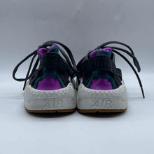 Load image into Gallery viewer, Children's Nike Shoes, 6Y
