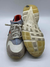 Load image into Gallery viewer, Youth's Nike Shoes, 7Y

