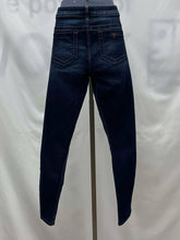 Load image into Gallery viewer, Women's Guess jeans, 8
