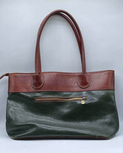 Load image into Gallery viewer, Women's Vera Pelle Purse
