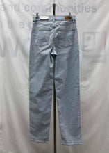 Load image into Gallery viewer, Women's American Eagle Jeans, 4
