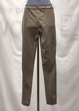 Load image into Gallery viewer, Women's Tyler Madison Leggings, Extra Small
