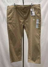 Load image into Gallery viewer, Men's Signature by Levi Strauss Jeans, 50
