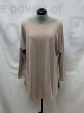 Load image into Gallery viewer, Women's Stellar25 Long Sleeve Top, Small
