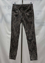 Load image into Gallery viewer, Women's Jonny- Q Pants, 32
