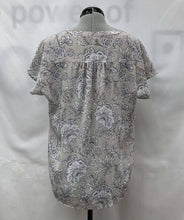 Load image into Gallery viewer, Women's Banana Republic Short Sleeve Top, Medium
