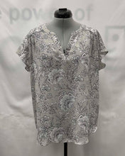 Load image into Gallery viewer, Women's Banana Republic Short Sleeve Top, Medium

