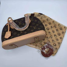 Load image into Gallery viewer, Women's Louis Vuitton Small Purse
