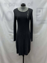 Load image into Gallery viewer, Women's RW&amp;CO Dress, Medium
