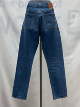 Load image into Gallery viewer, Men's Levi Jeans, 27
