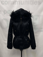 Load image into Gallery viewer, Women's Betsy Johnson Heavy Coat, 6
