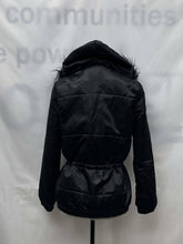 Load image into Gallery viewer, Women's Betsy Johnson Heavy Coat, 6
