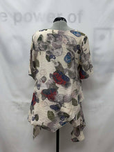 Load image into Gallery viewer, Women's Violet Ruby Short Sleeve Top, Medium
