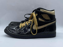 Load image into Gallery viewer, Men's Nike Air Jordan Sneakers, 9.5
