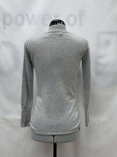 Load image into Gallery viewer, Women's Banana Republic Long Sleeve Sweater, Small
