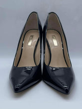 Load image into Gallery viewer, Women's Guess Heels, 6
