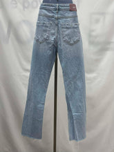 Load image into Gallery viewer, Women's Zara Jeans, 6

