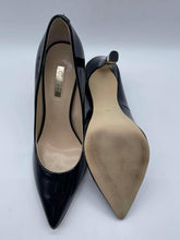 Load image into Gallery viewer, Women's Guess Heels, 6
