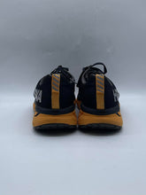 Load image into Gallery viewer, Men's Hoka Sneakers, 9.5
