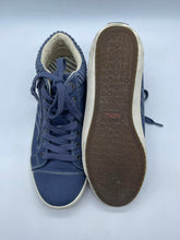 Load image into Gallery viewer, Women's Täōs Shoes, 8
