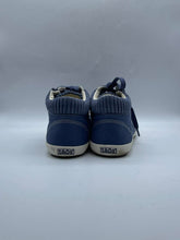 Load image into Gallery viewer, Women's Täōs Shoes, 8
