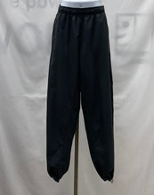 Load image into Gallery viewer, Men's Nike Activewear Pants, Medium
