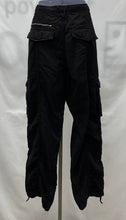 Load image into Gallery viewer, Women's Guess Cargo Pants, 10
